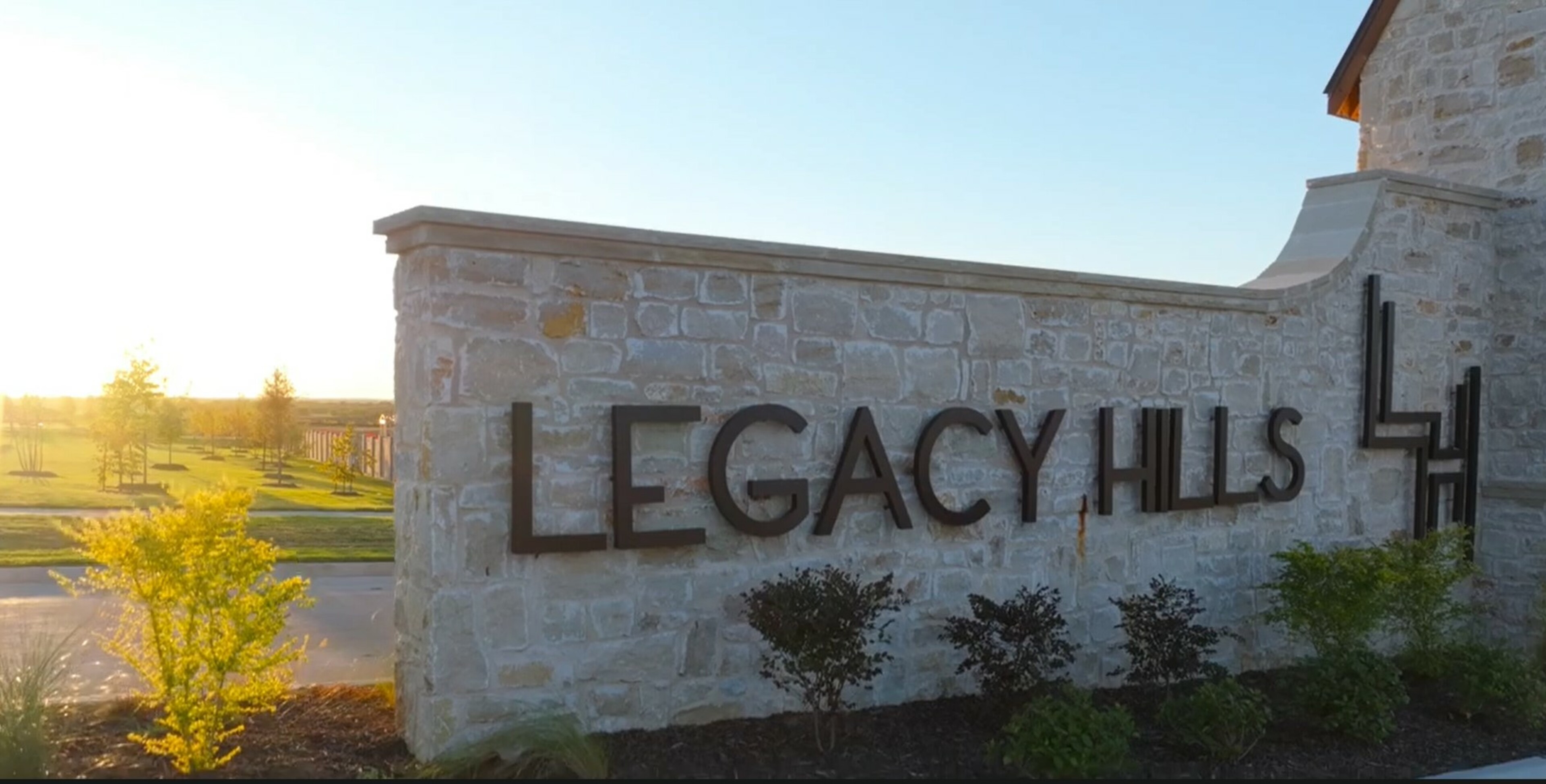 a virtual tour of an amenity-rich community