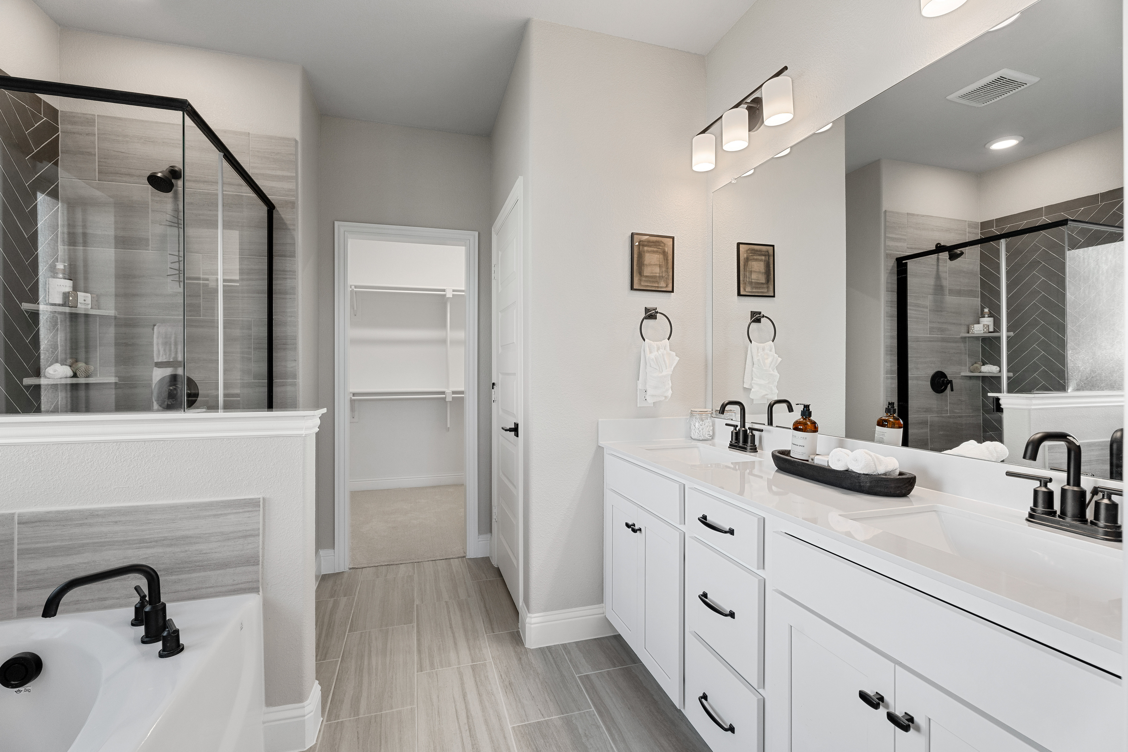 Avalon Primary Bathroom