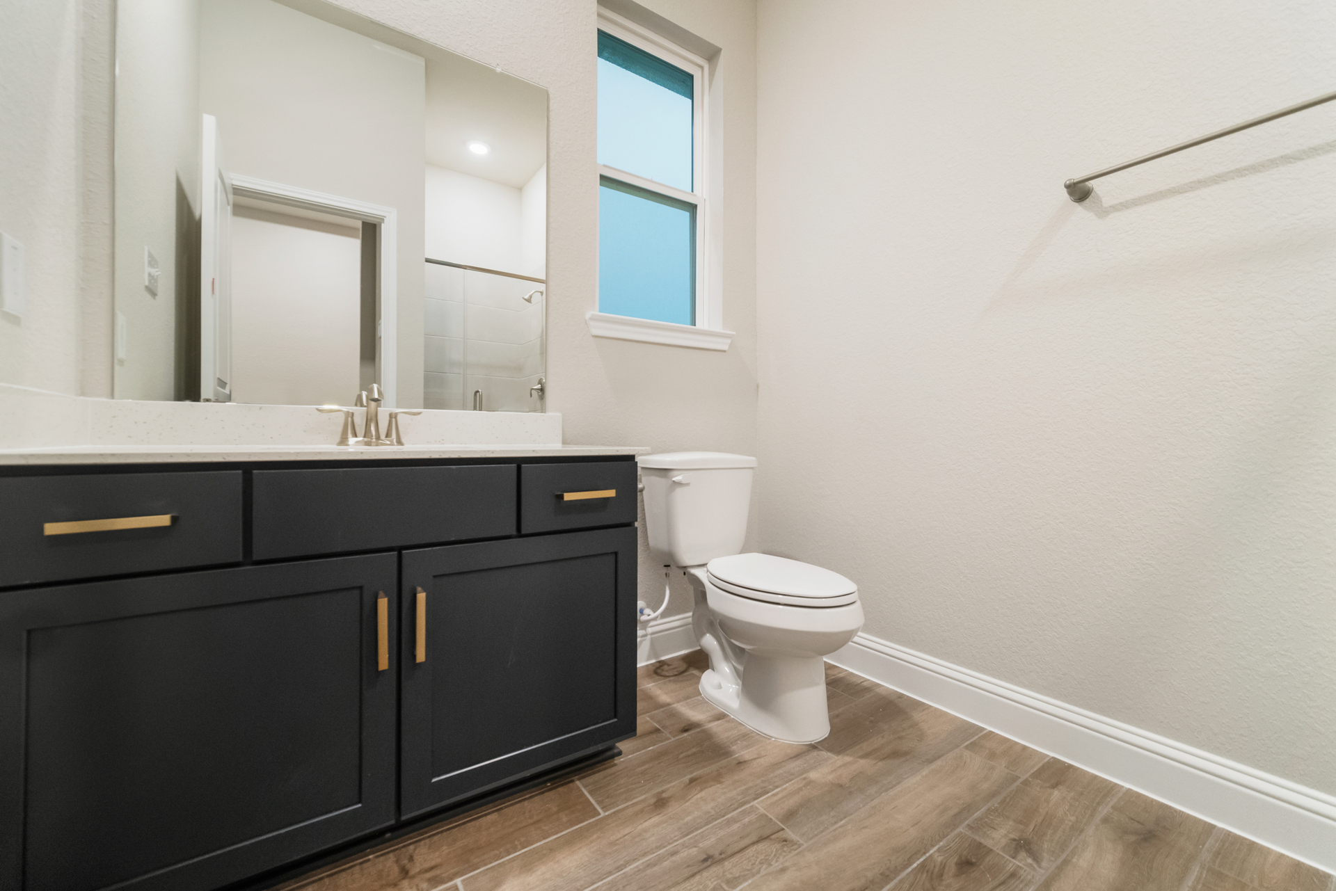 Bellissimo Secondary Bathroom