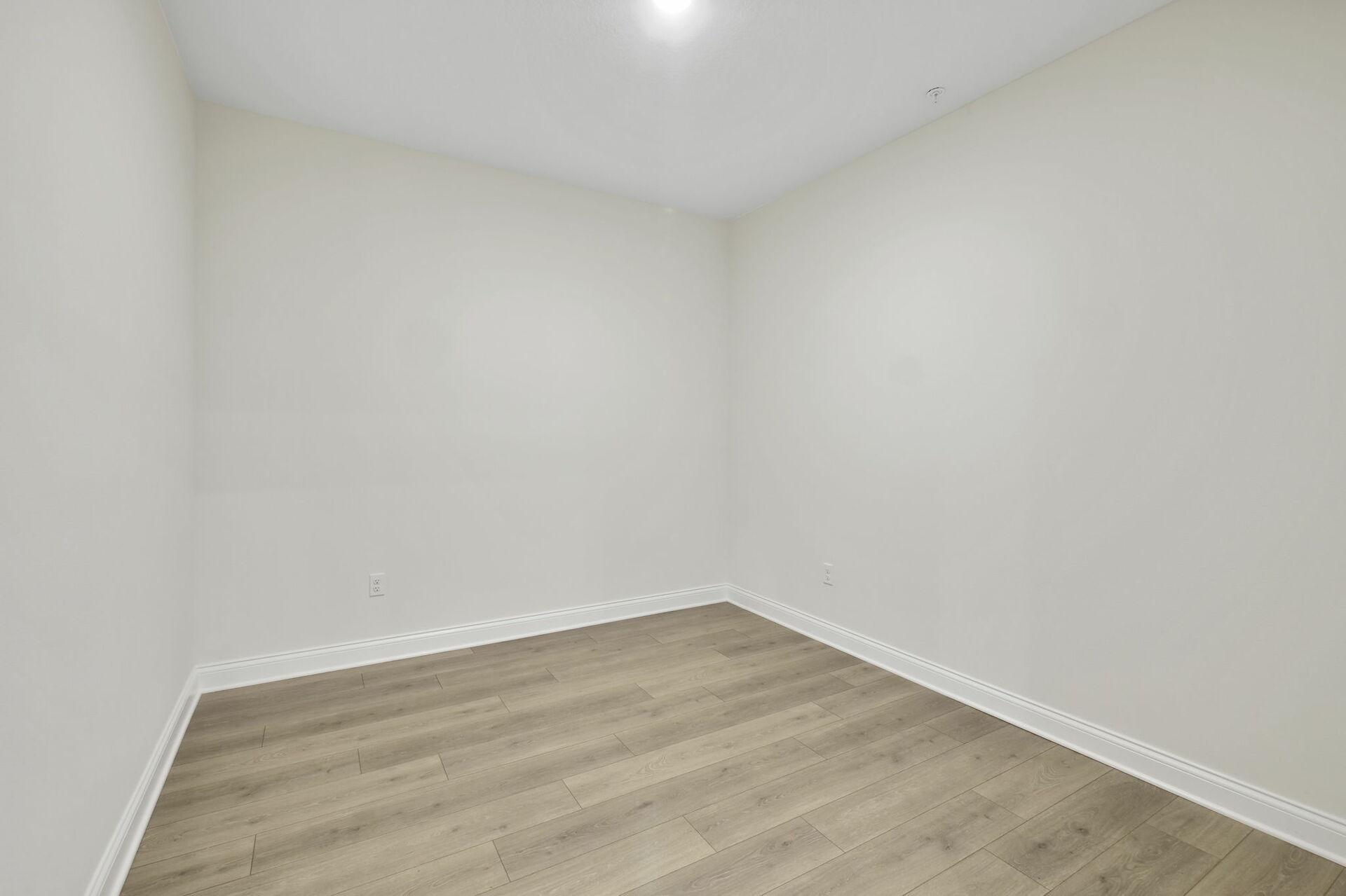 room with access to the kitchen