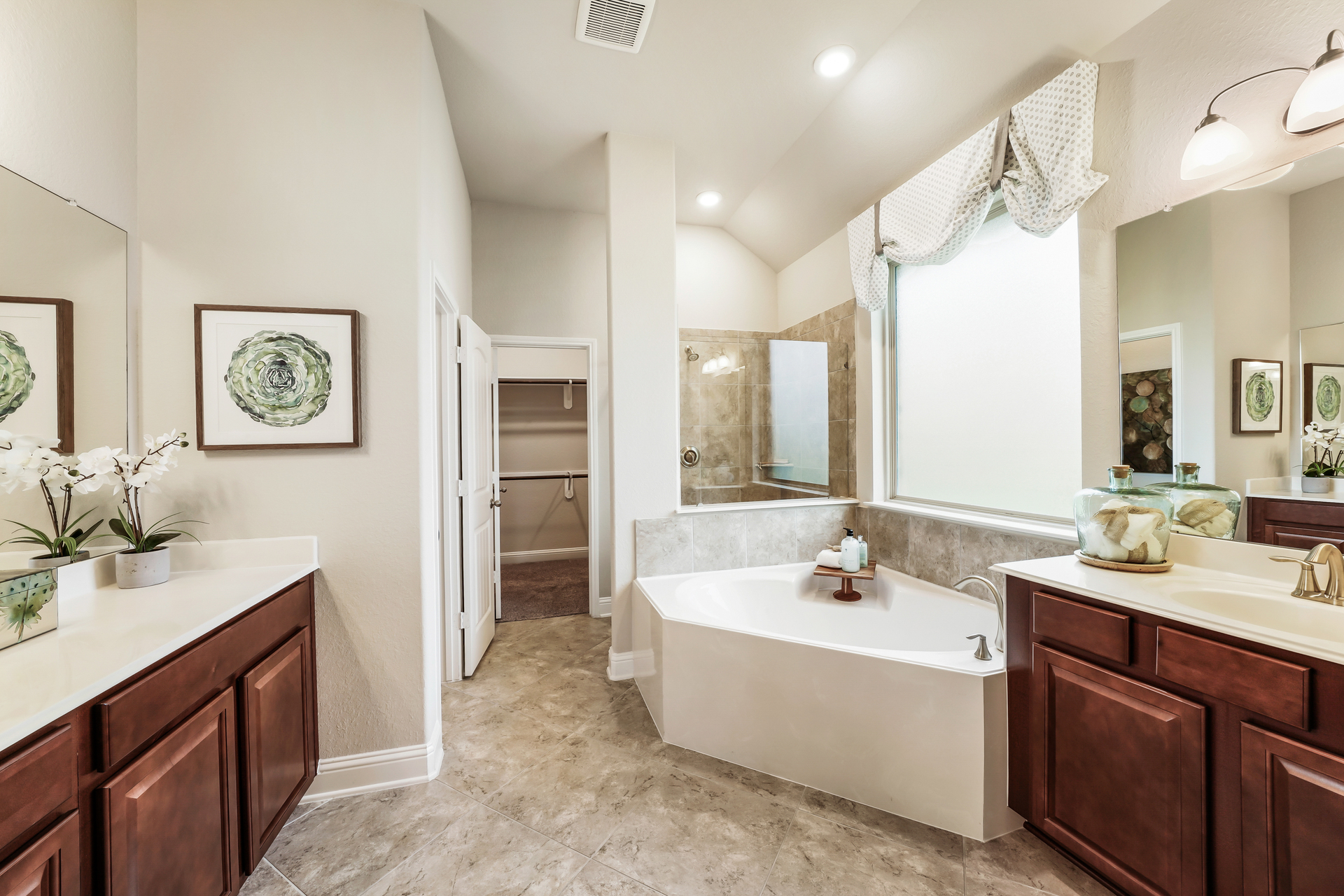 Cameron Primary Bath