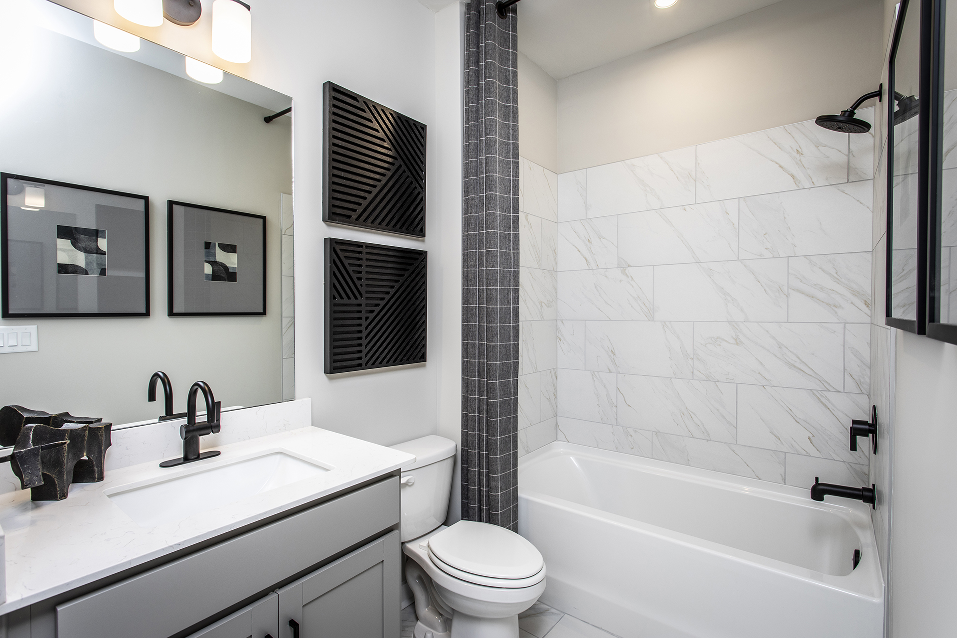 Canton II Secondary Bath