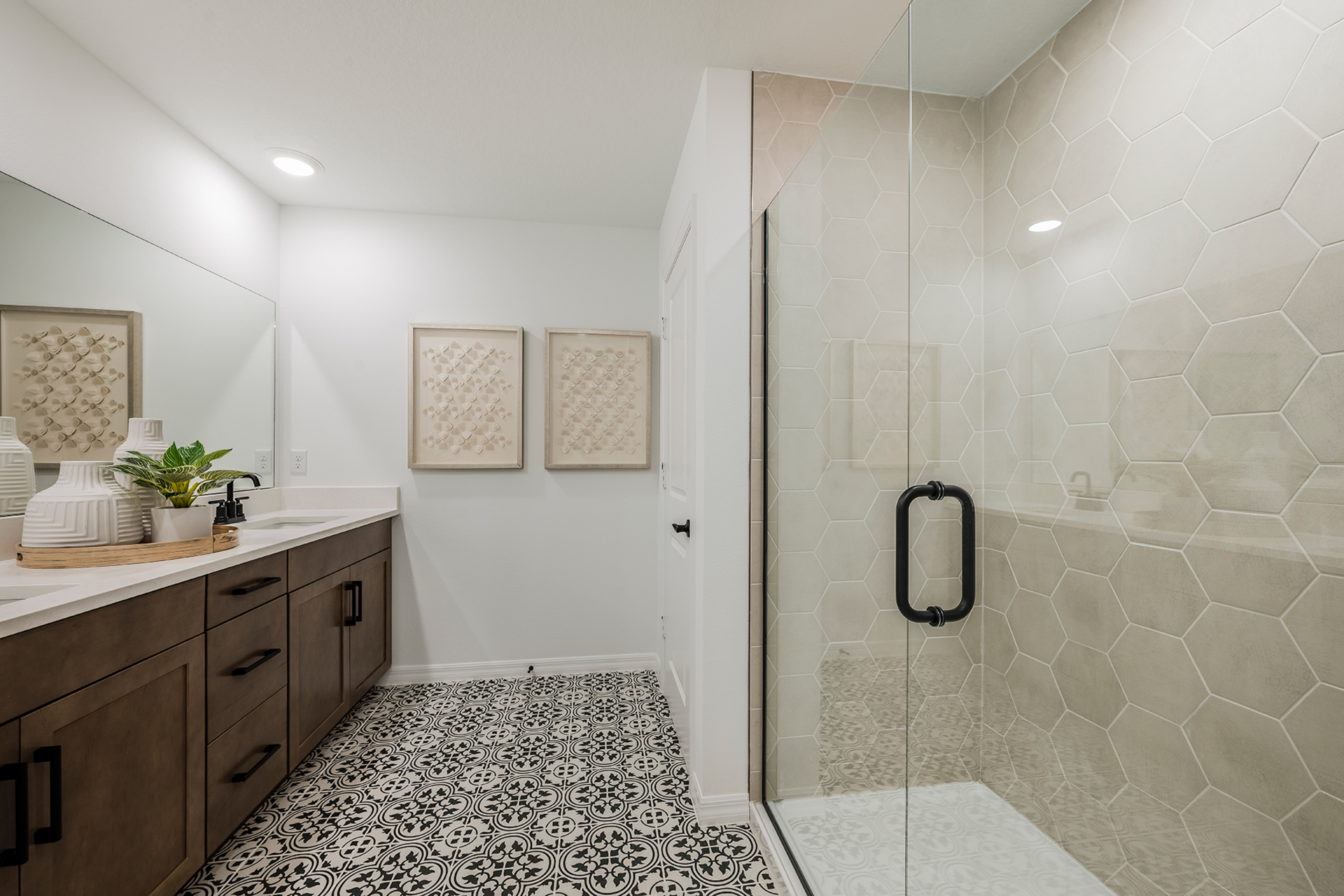 Elm Primary Bathroom