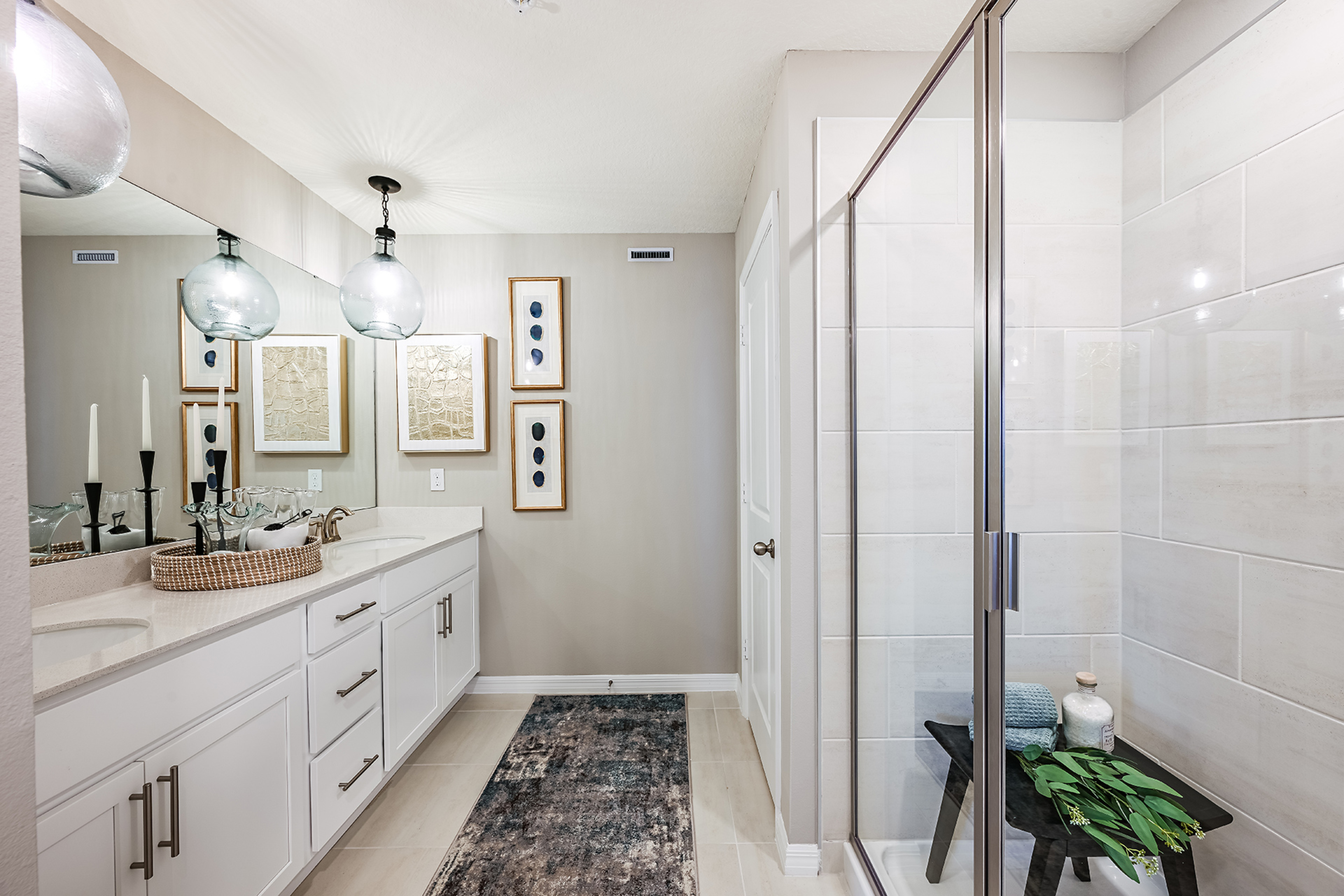 Elm Primary Bathroom