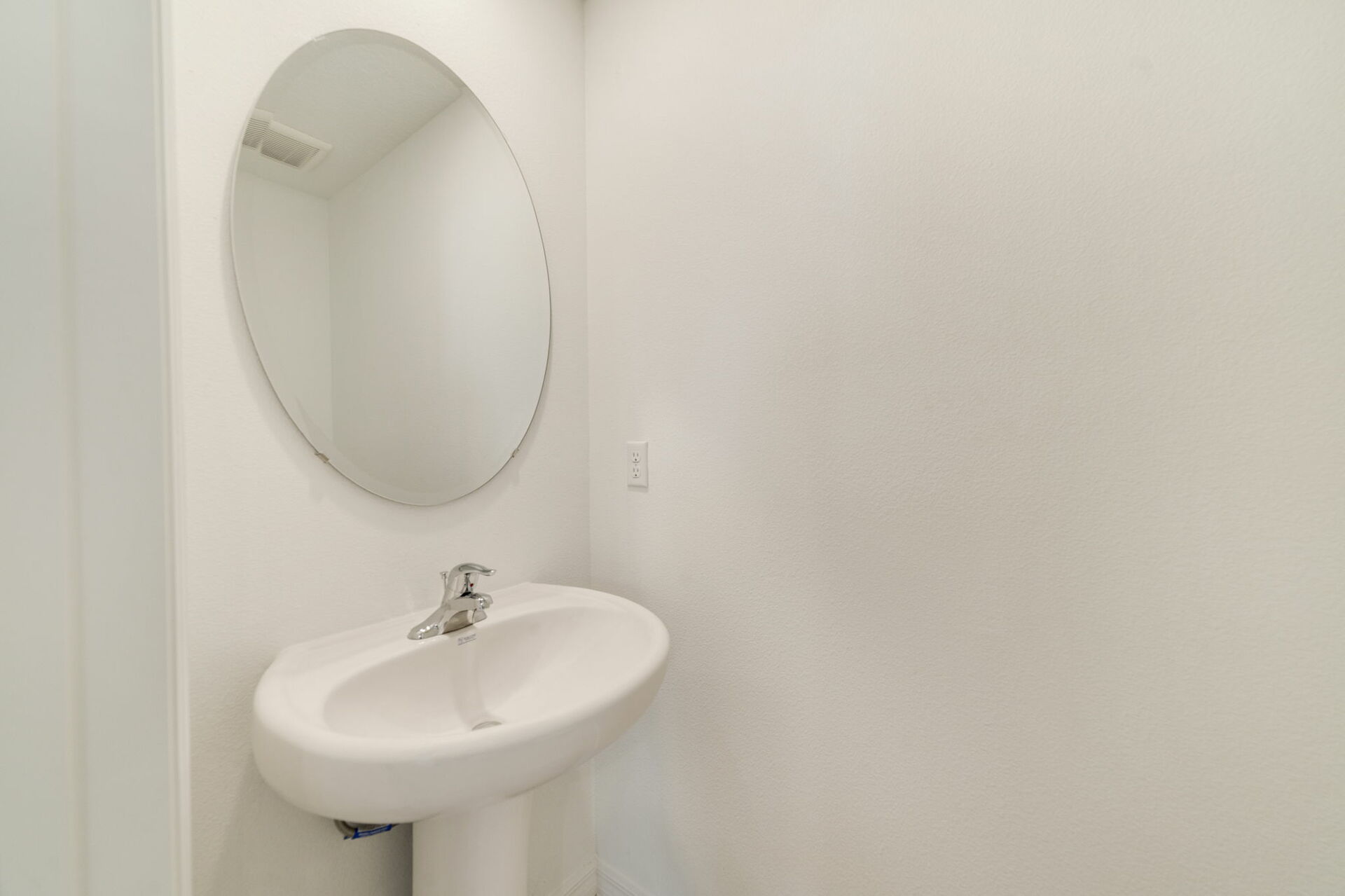 single sink vanity and mirror