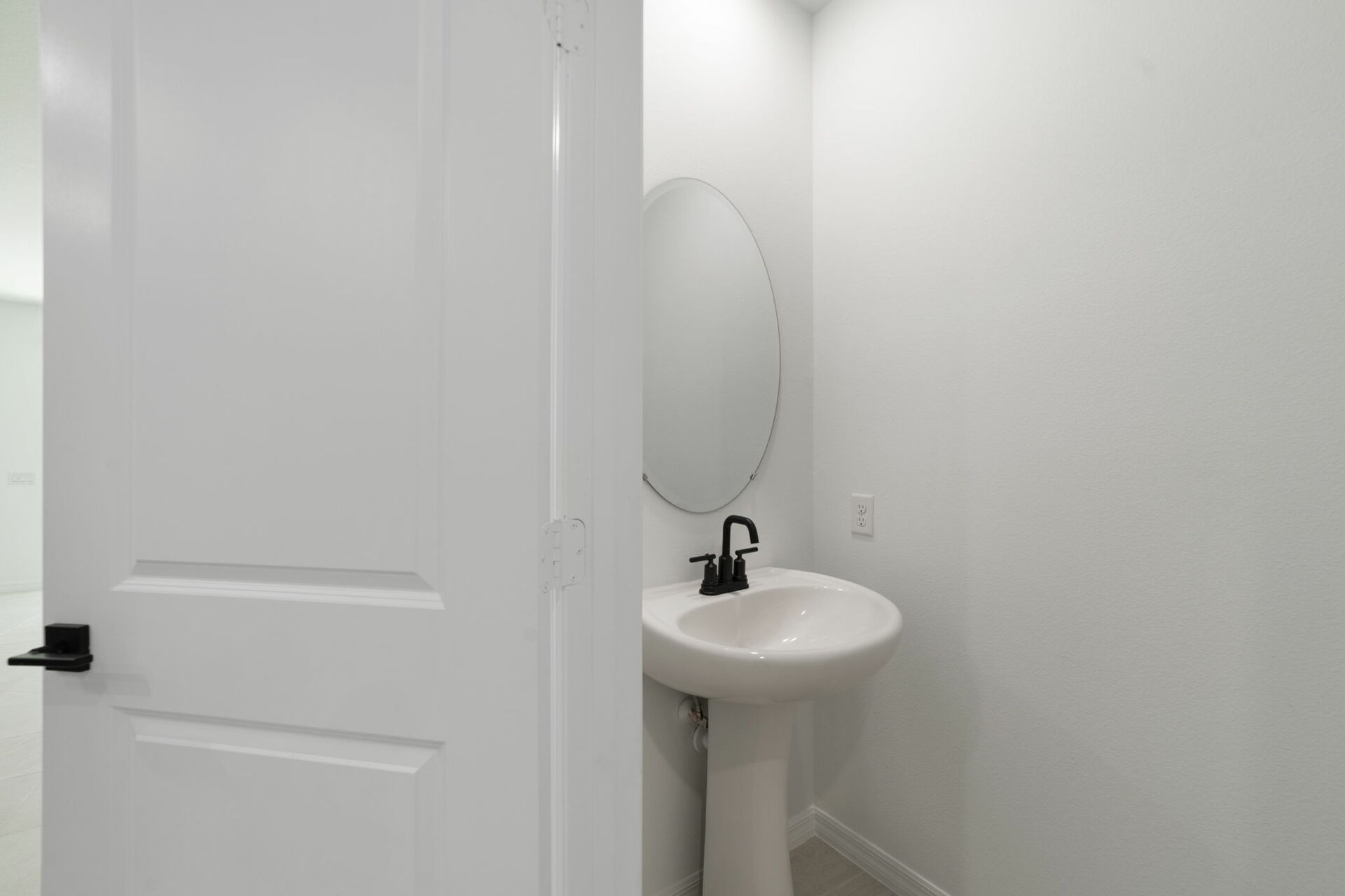 single sink vanity with mirror