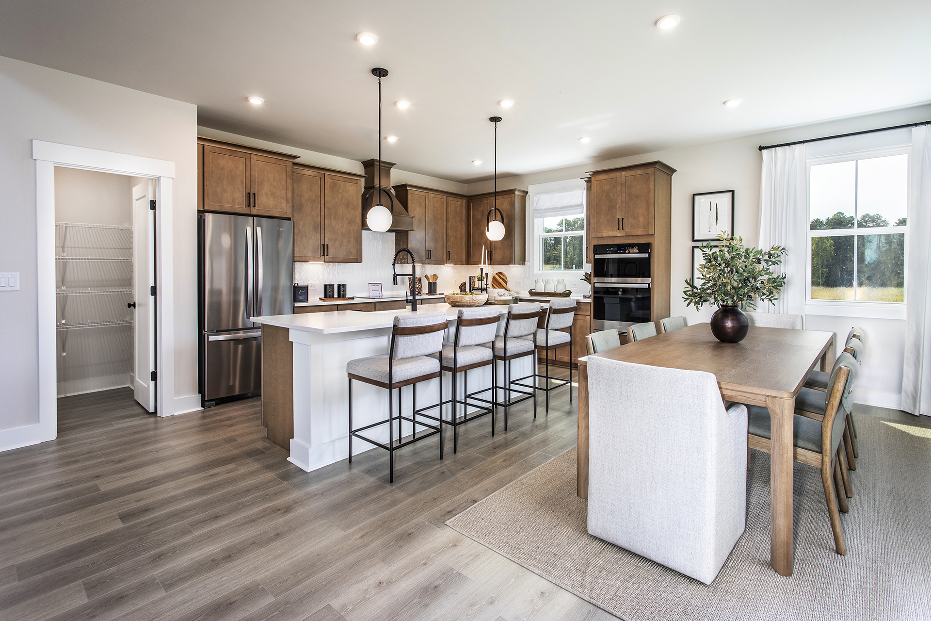 kitchen with breakfast room