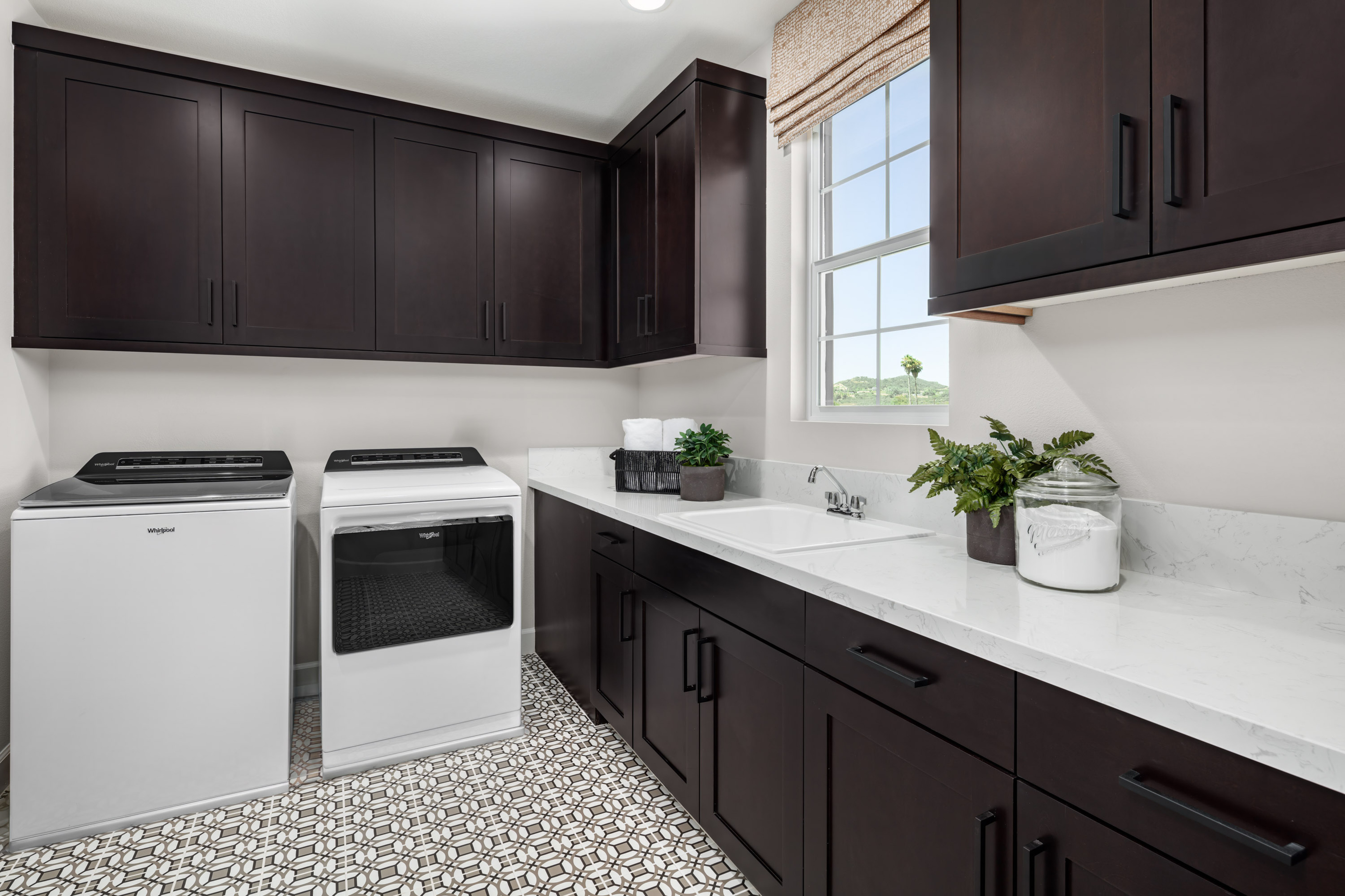 Lakemont Laundry Room