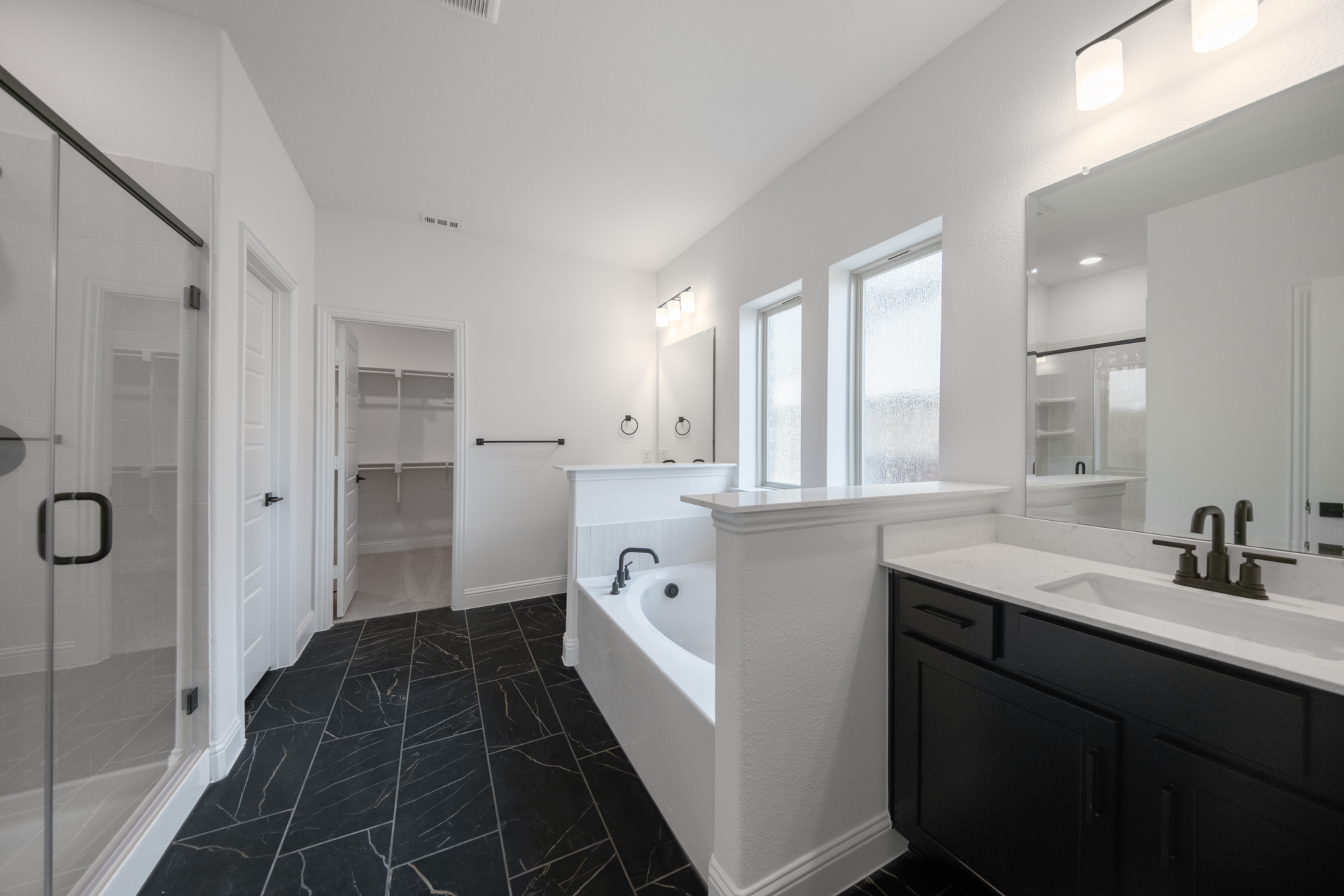 Laredo Primary Bathroom