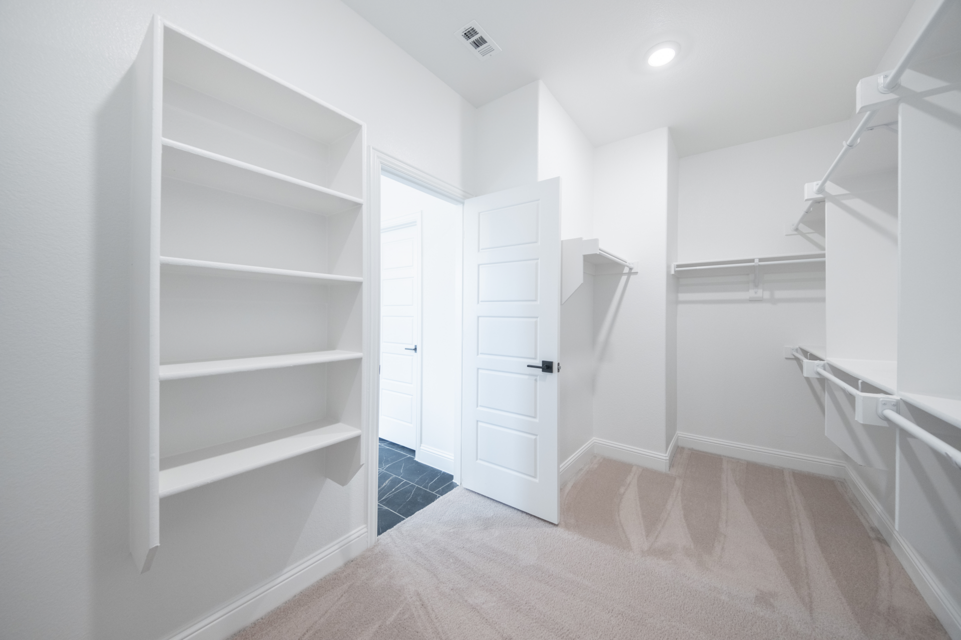 Laredo Primary Bedroom Closet