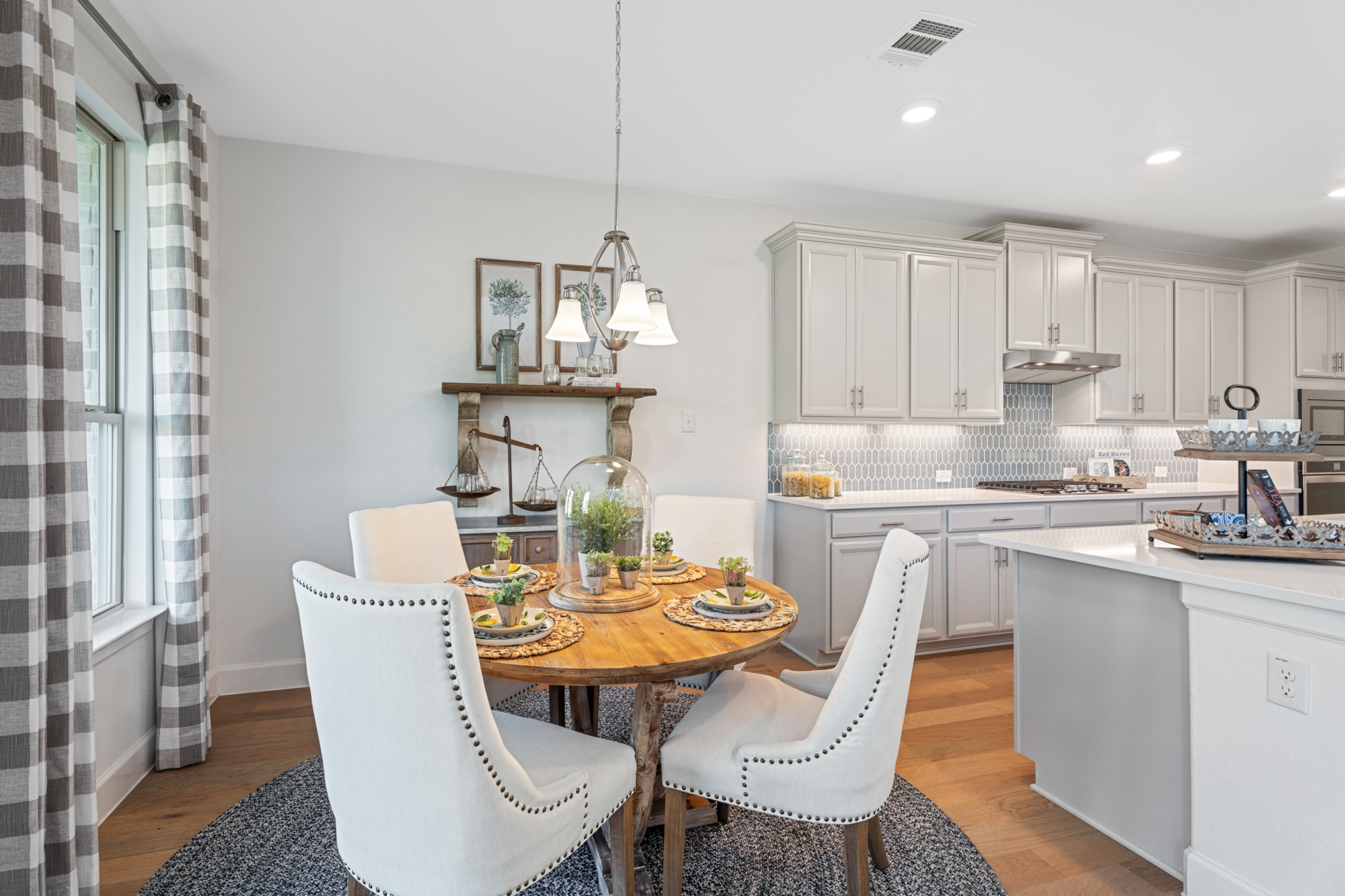 Madison Breakfast Area