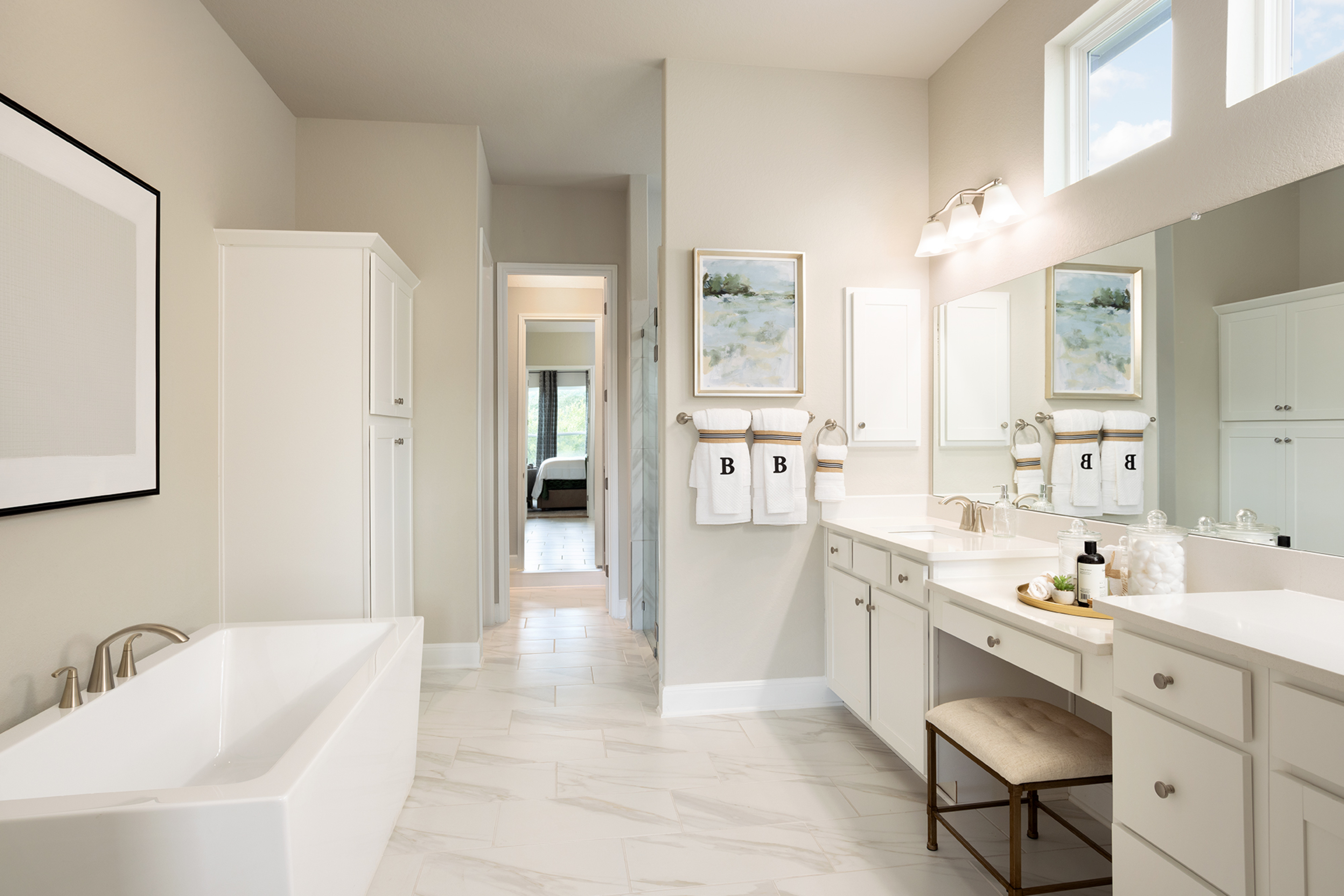 Madrid lll Primary Bathroom