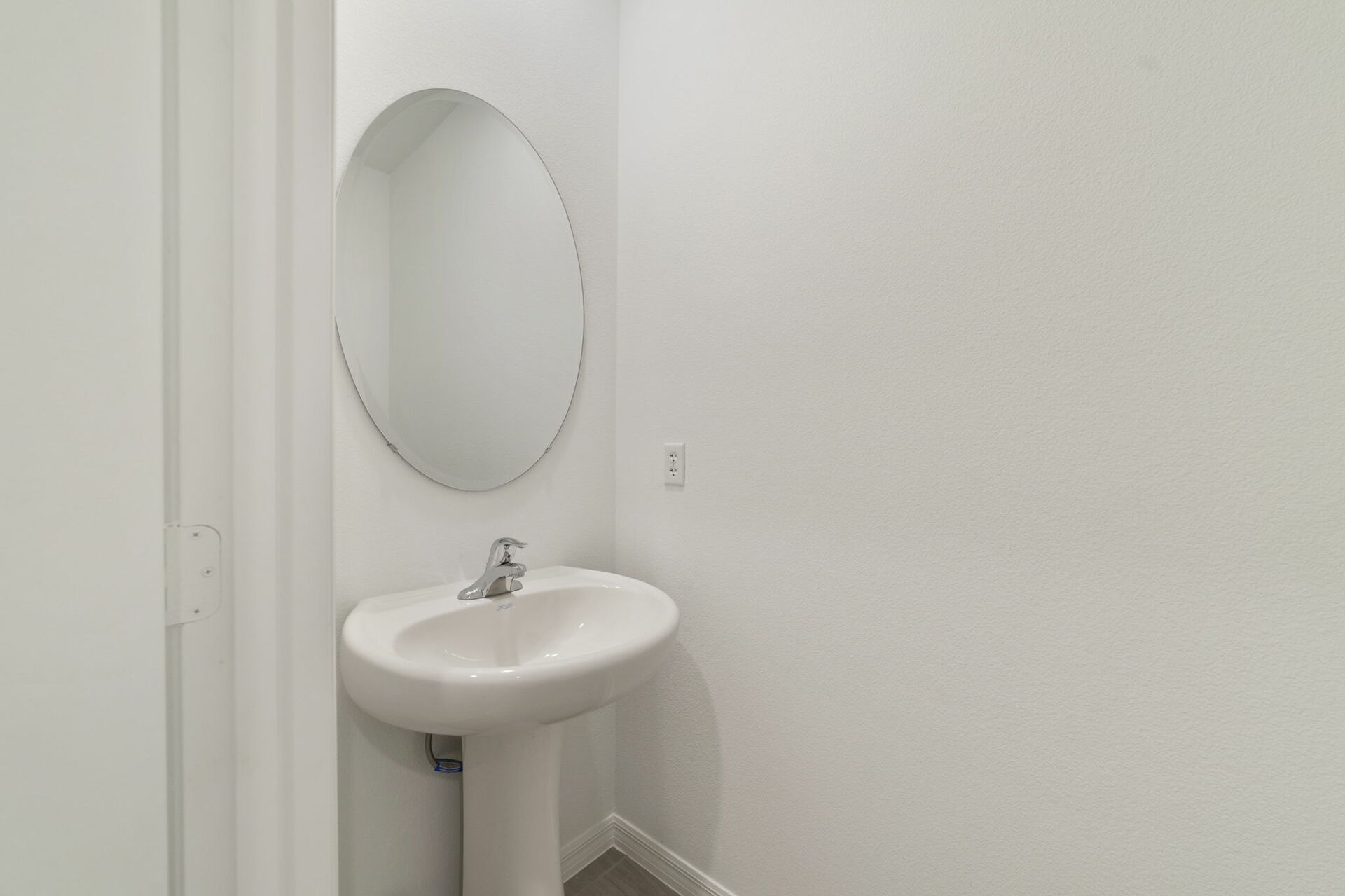 single sink and mirror
