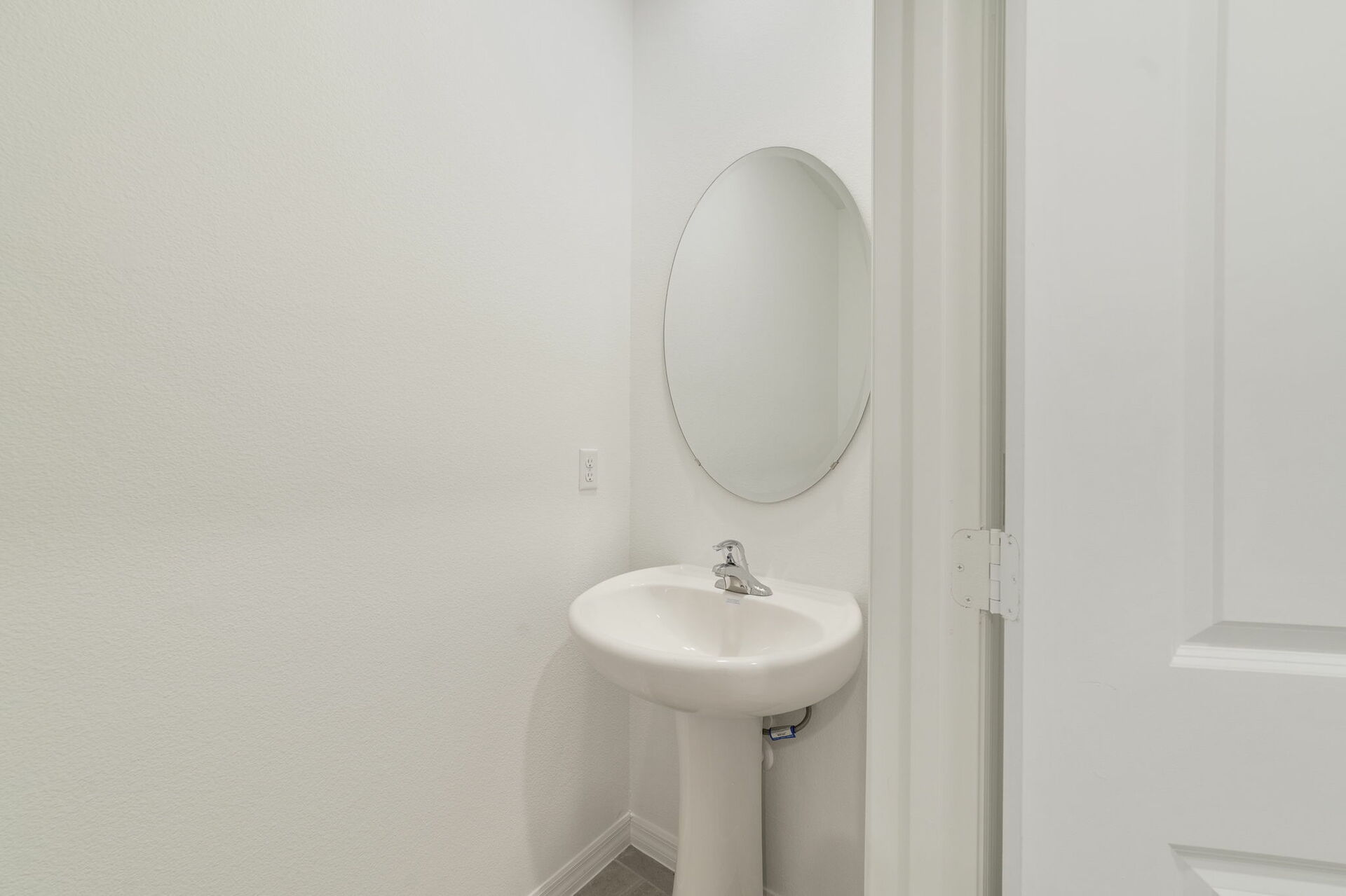 single sink and mirror