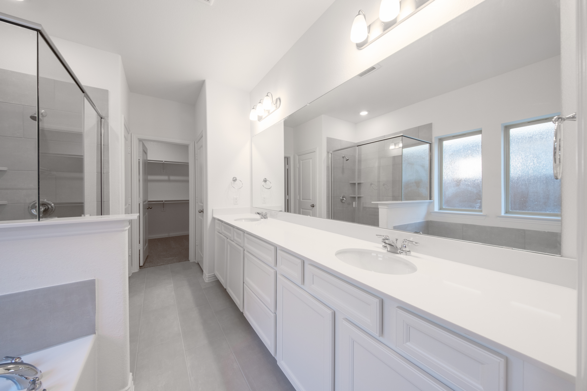 Marathon Primary Bathroom