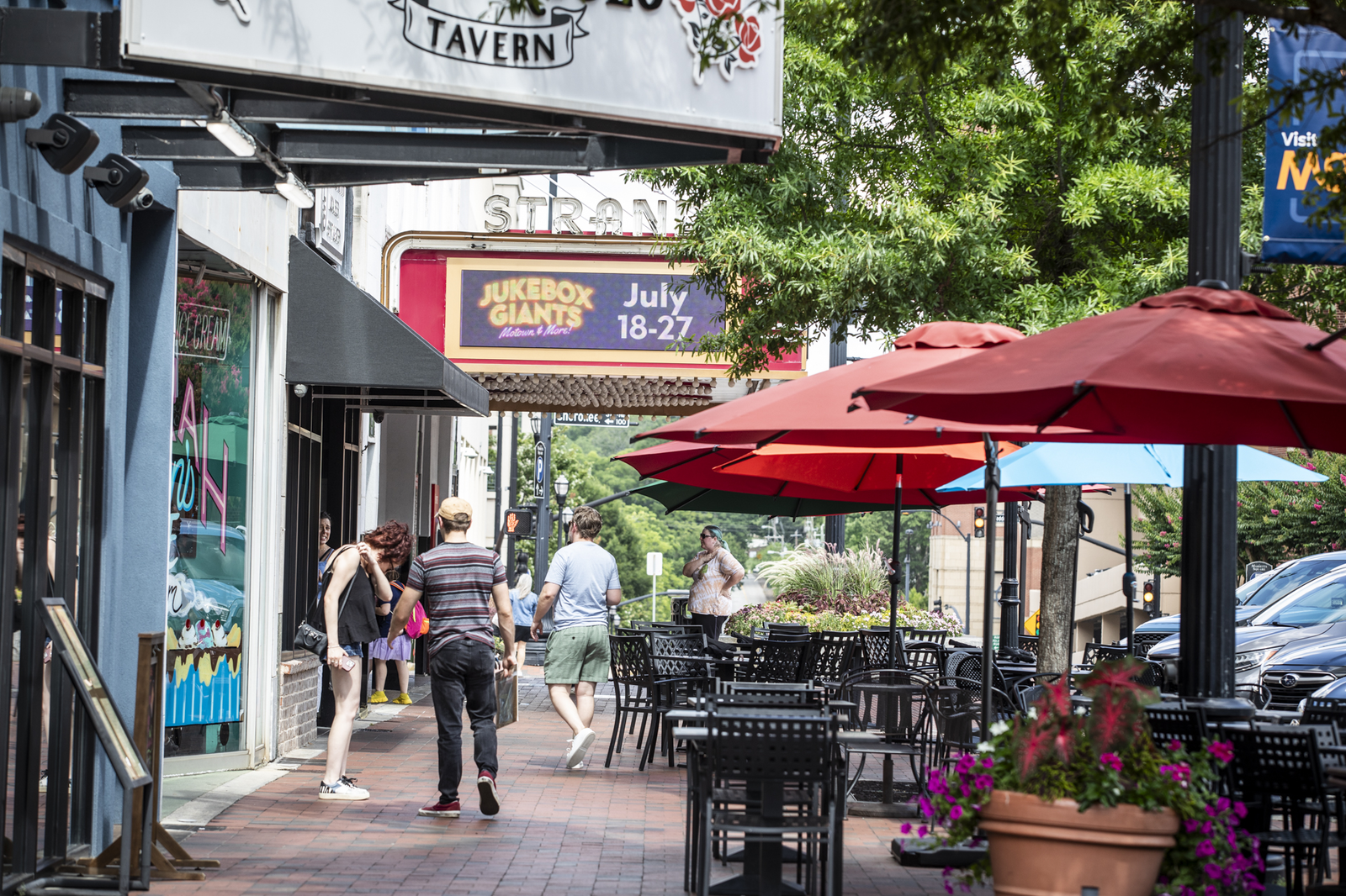 marietta square streetscape with people walking