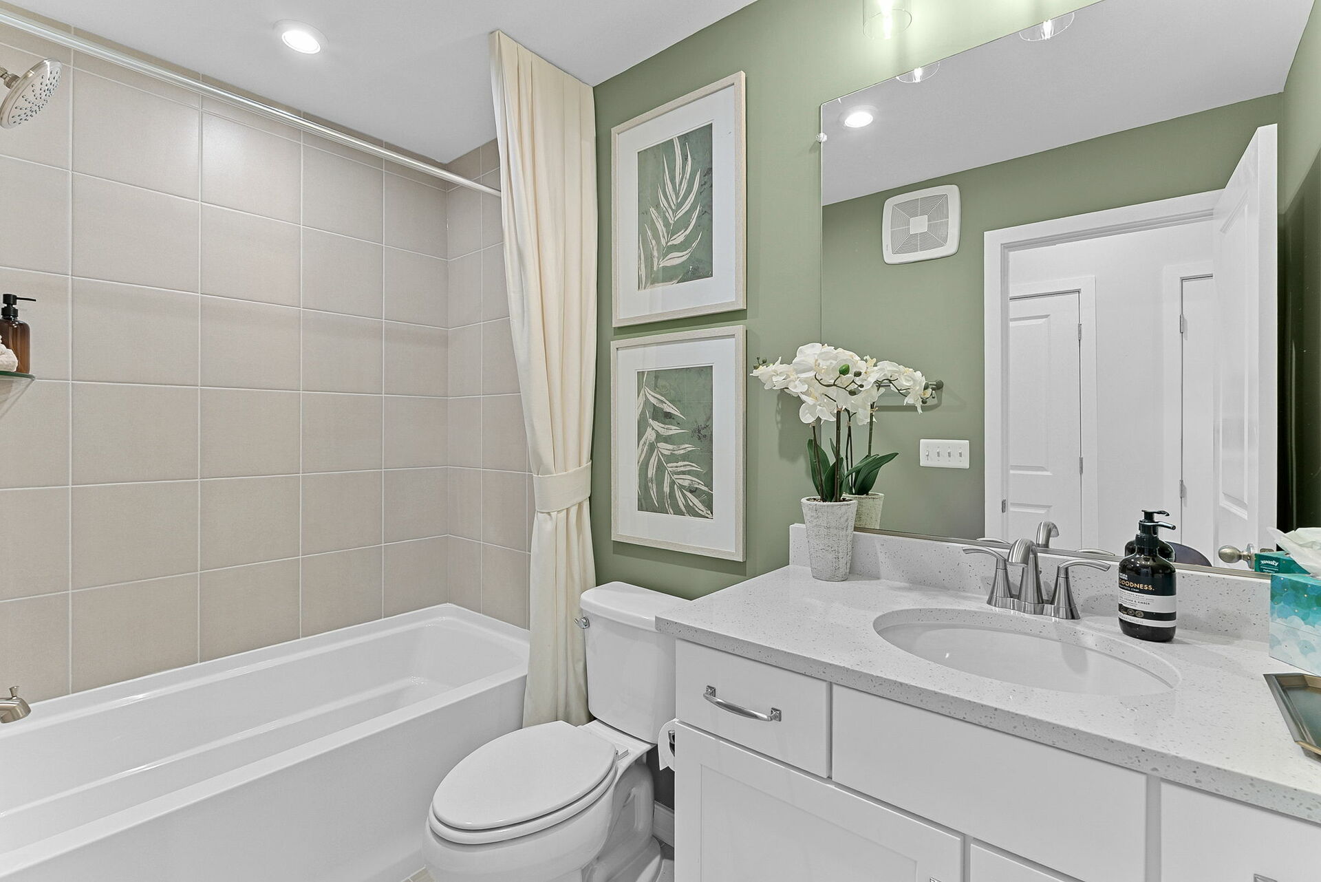 Monroe Secondary Bathroom