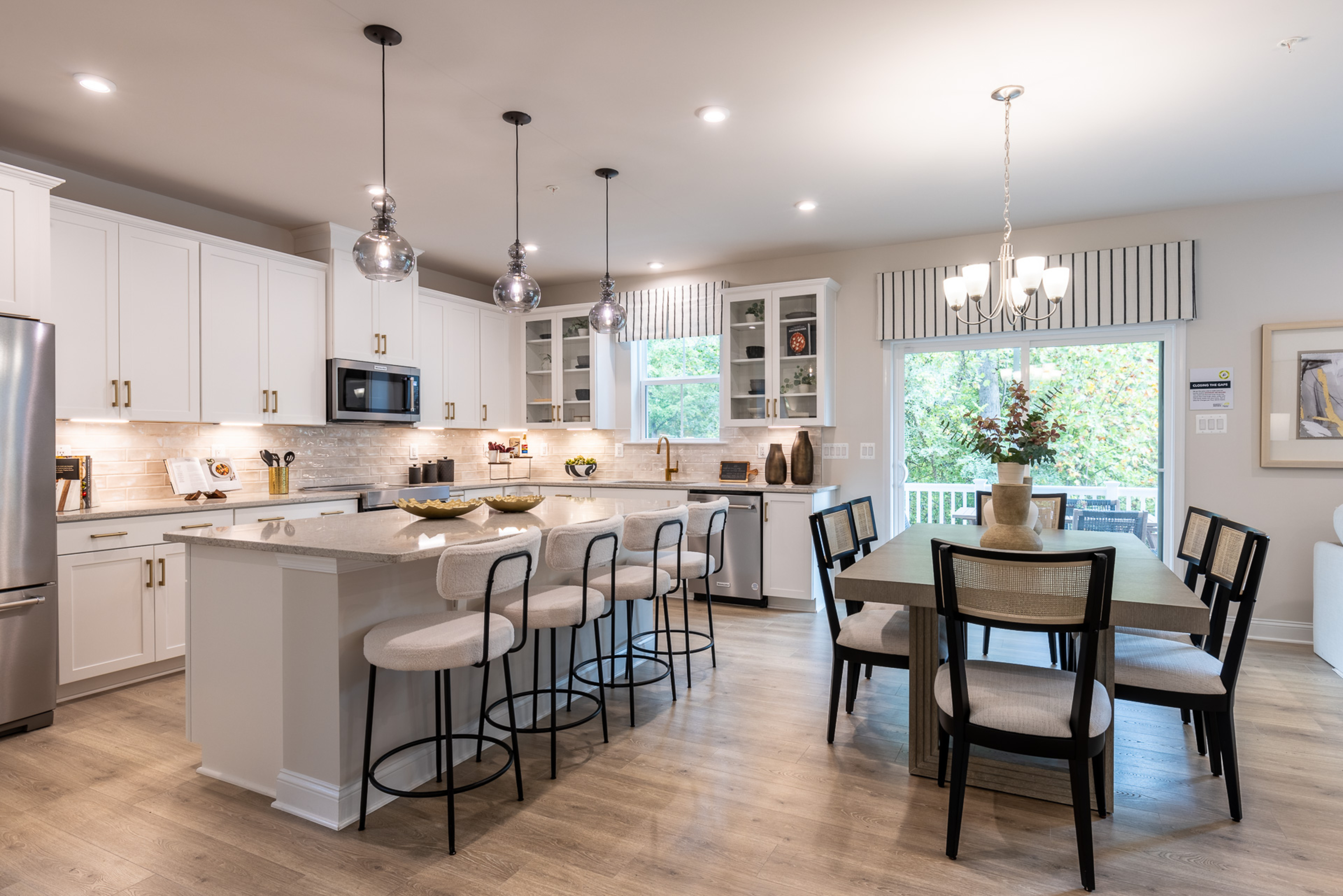 Mulberry Kitchen and Breakfast Area