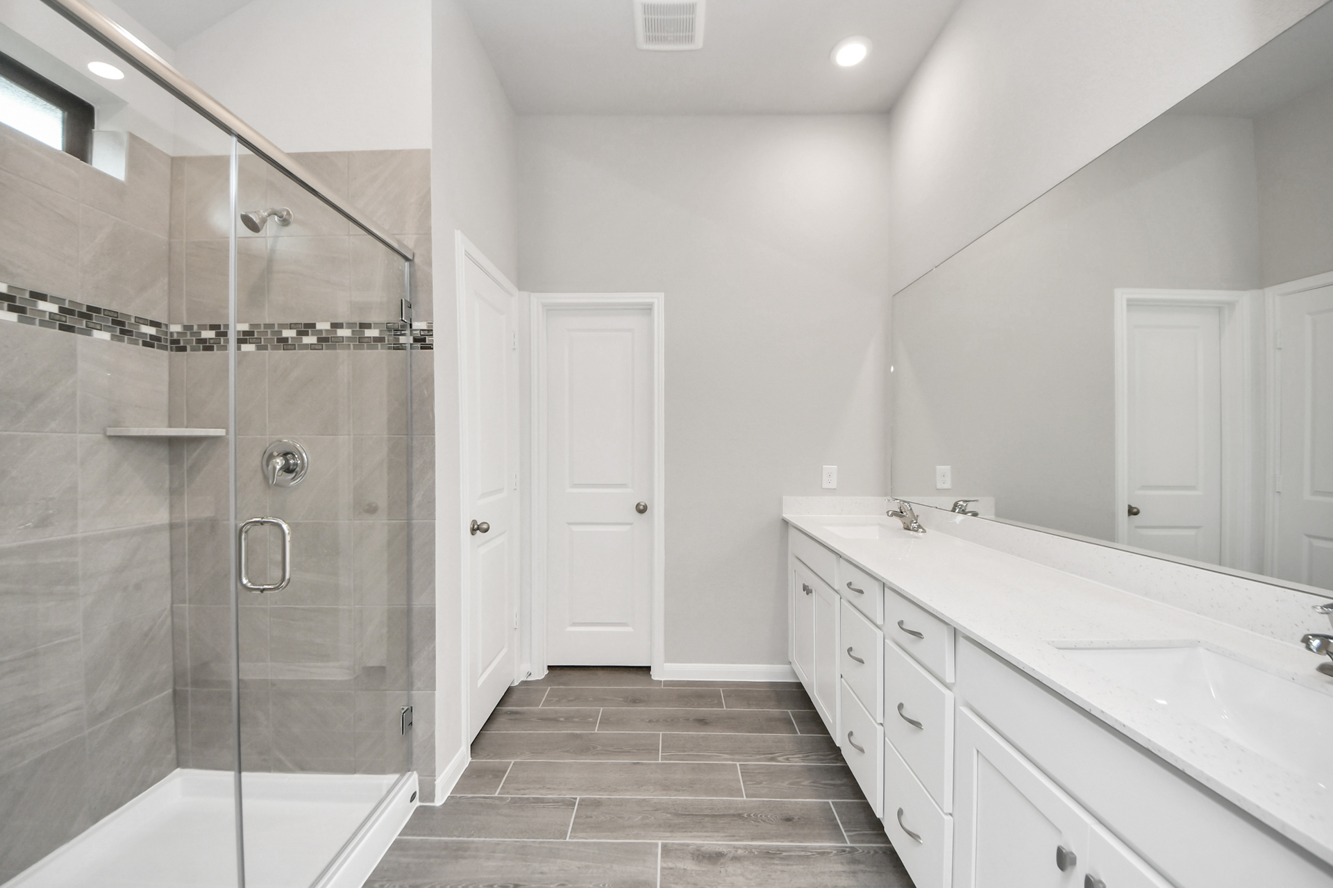 Quintera Primary Bathroom