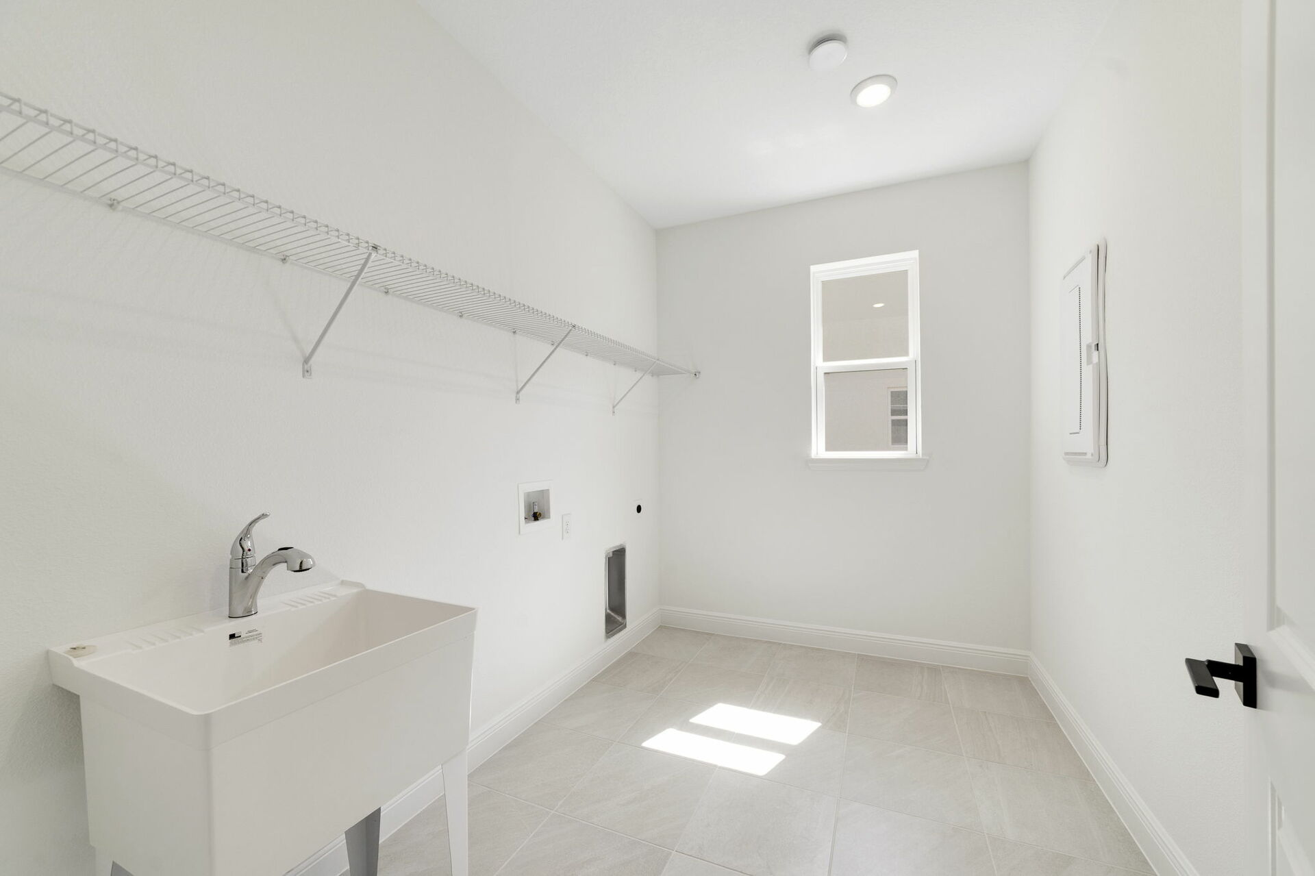 oversized sink with single window