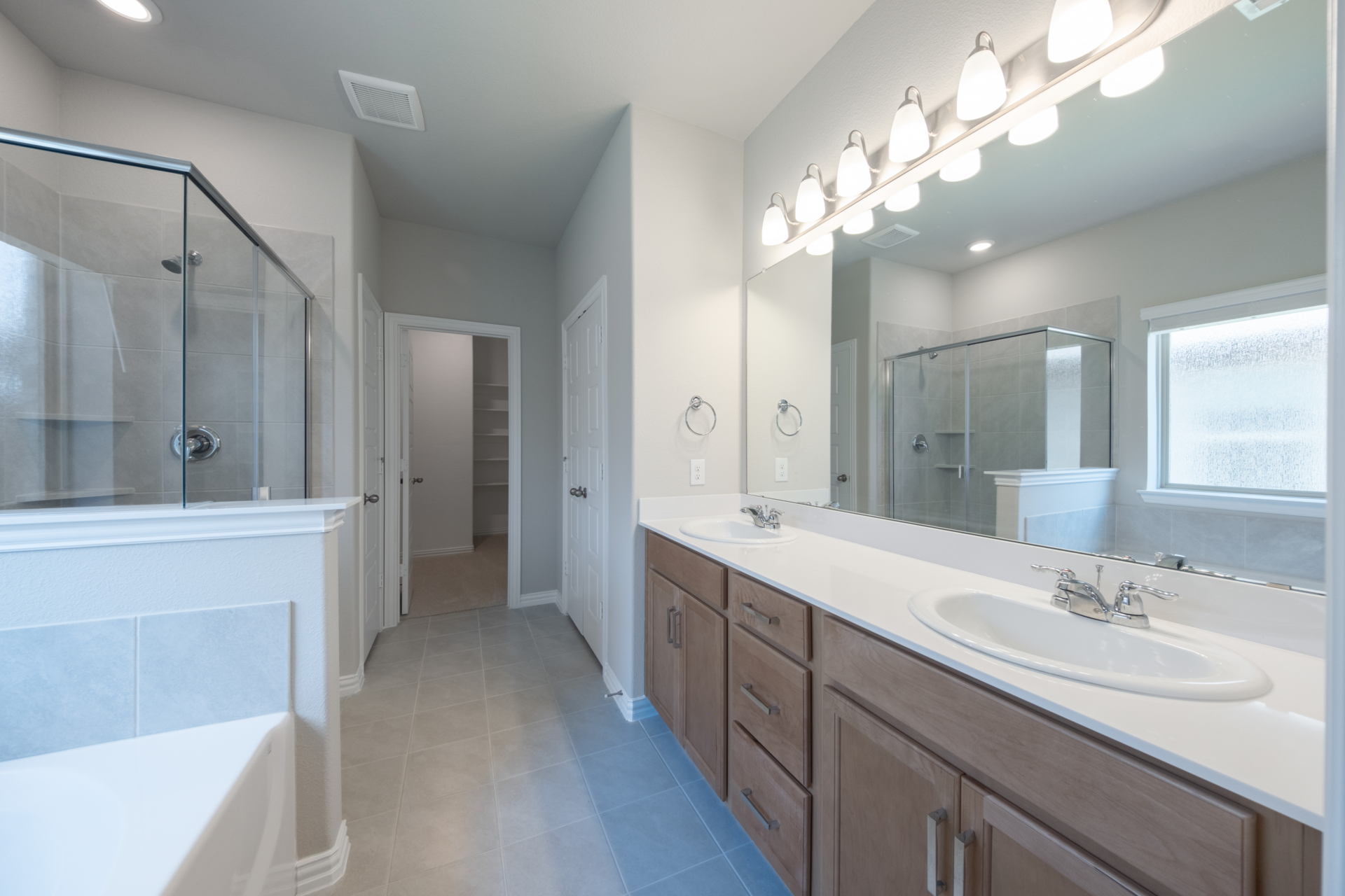 Rainier Primary Bathroom