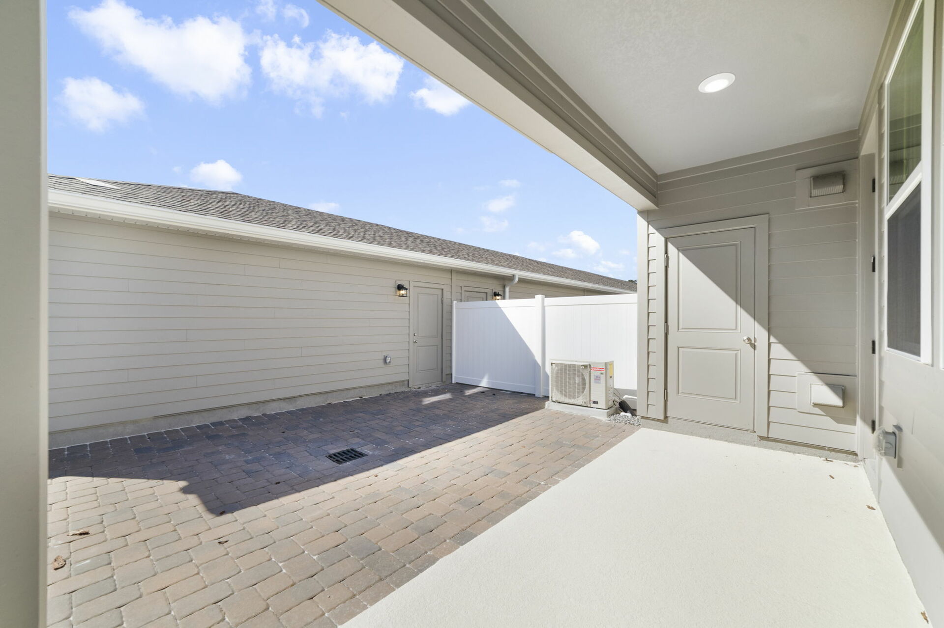 covered patio and courtyard 