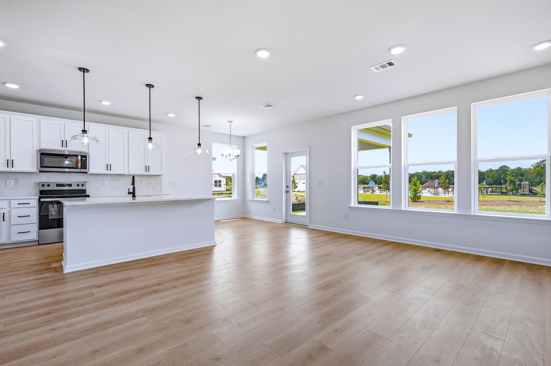Great Room, Kitchen and Breakfast