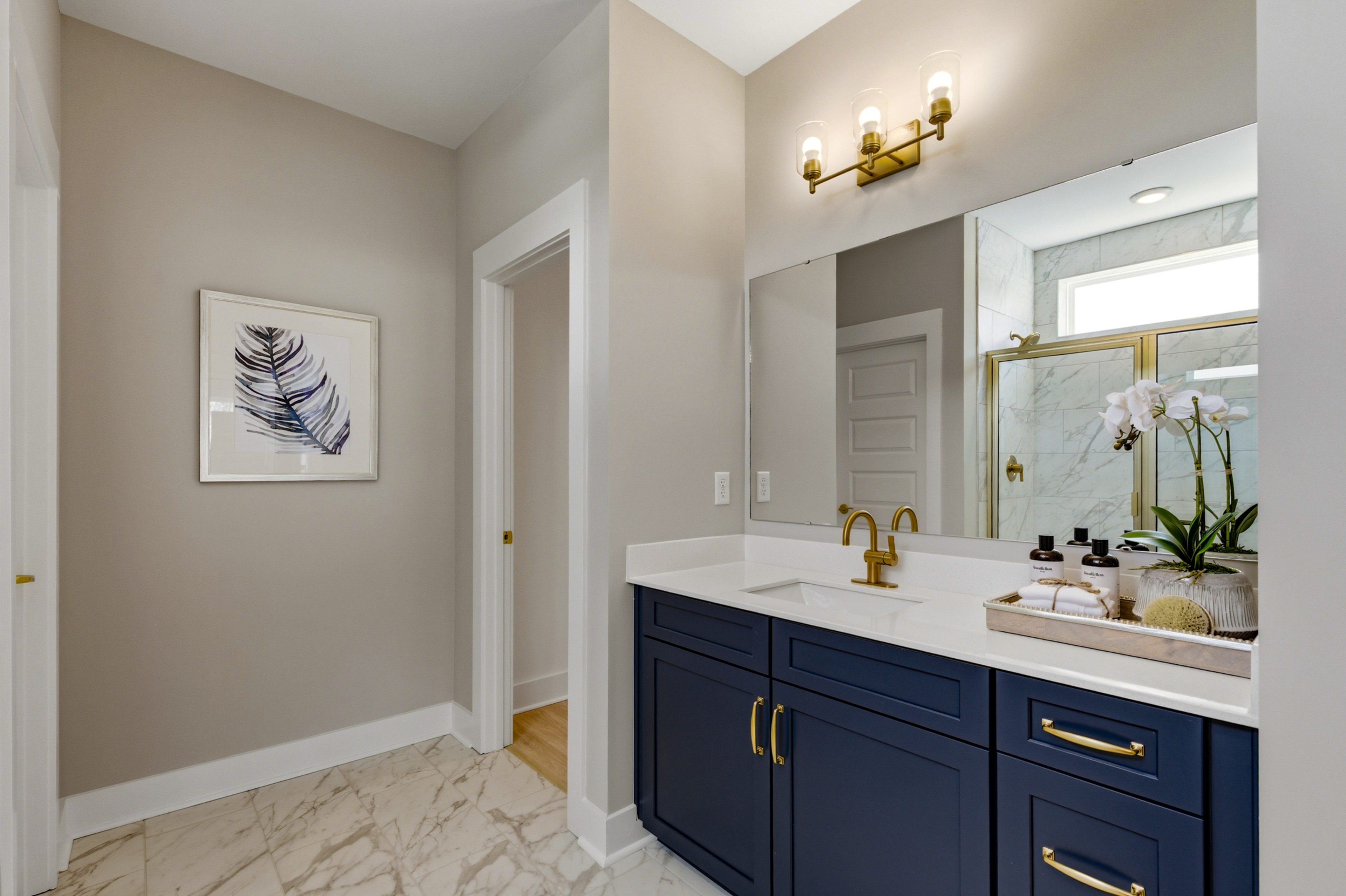 Savannah Primary Bathroom