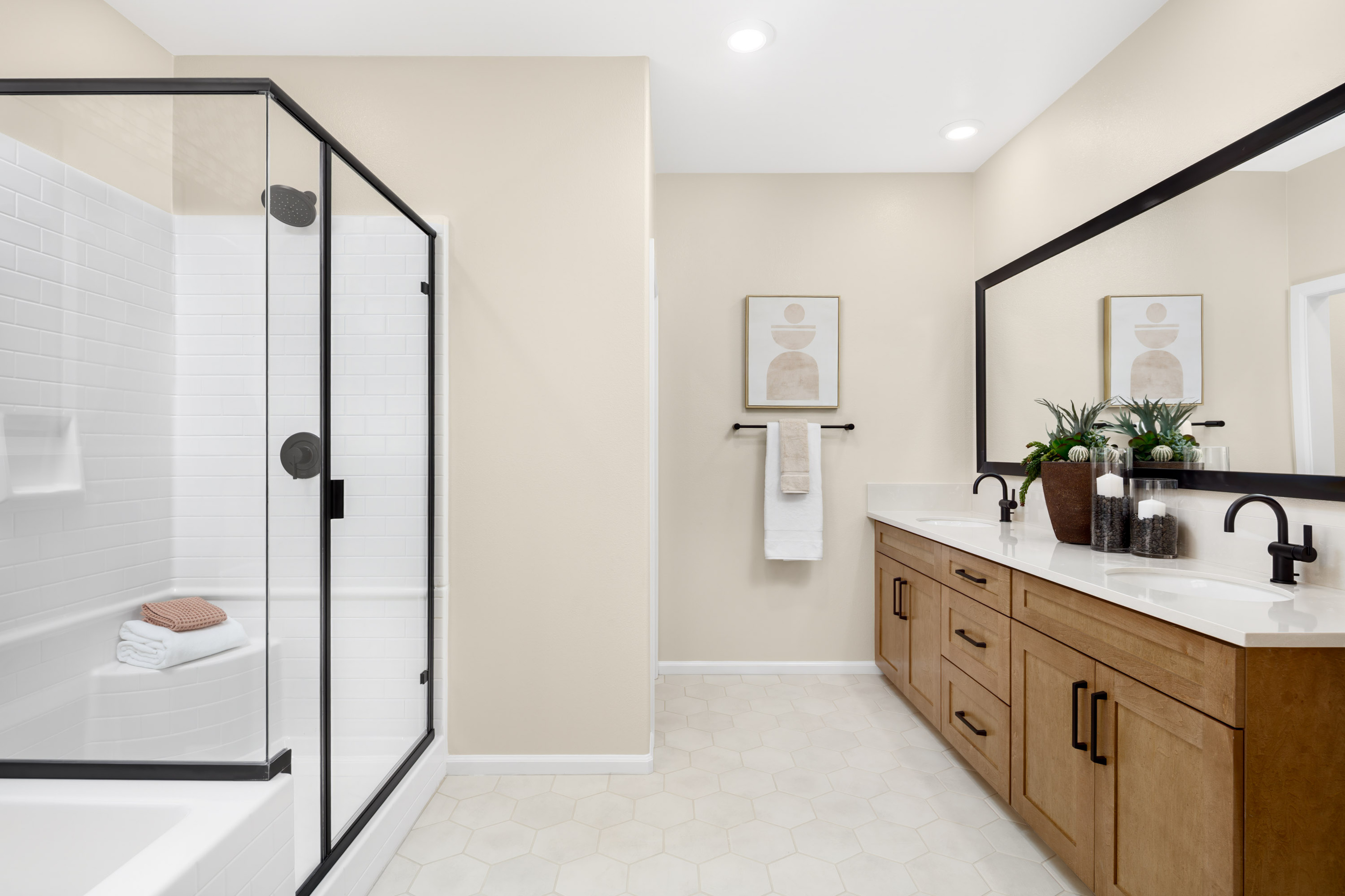 Tangelo Primary Bathroom