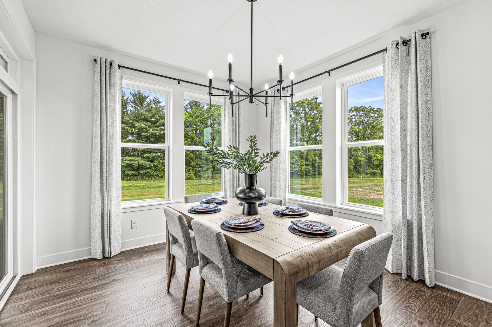 breakfast area with hardwood floors 