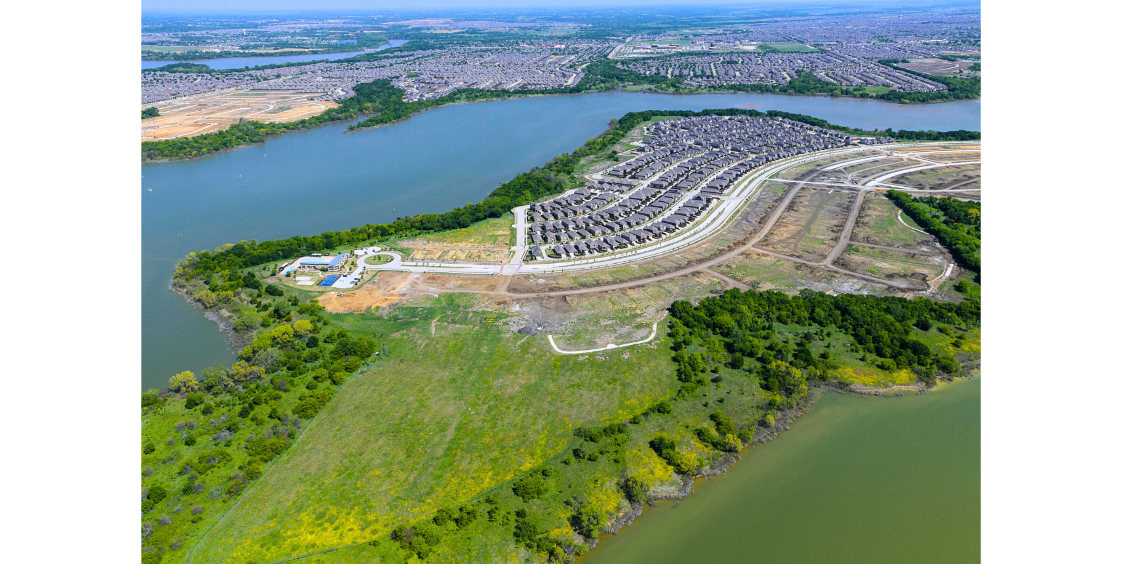 a virtual tour of a community near the lake